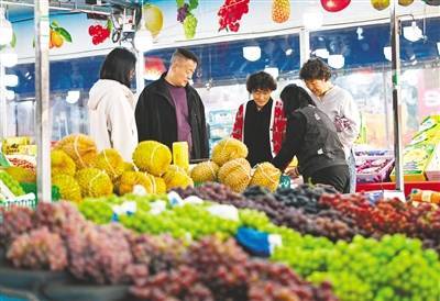 节前消费市场供需两旺 农副产品购销活跃