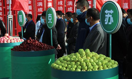 第七届新疆特色果品（阿克苏）交易会亮点纷呈 名特优新产品引热潮 农副产品购销两旺
